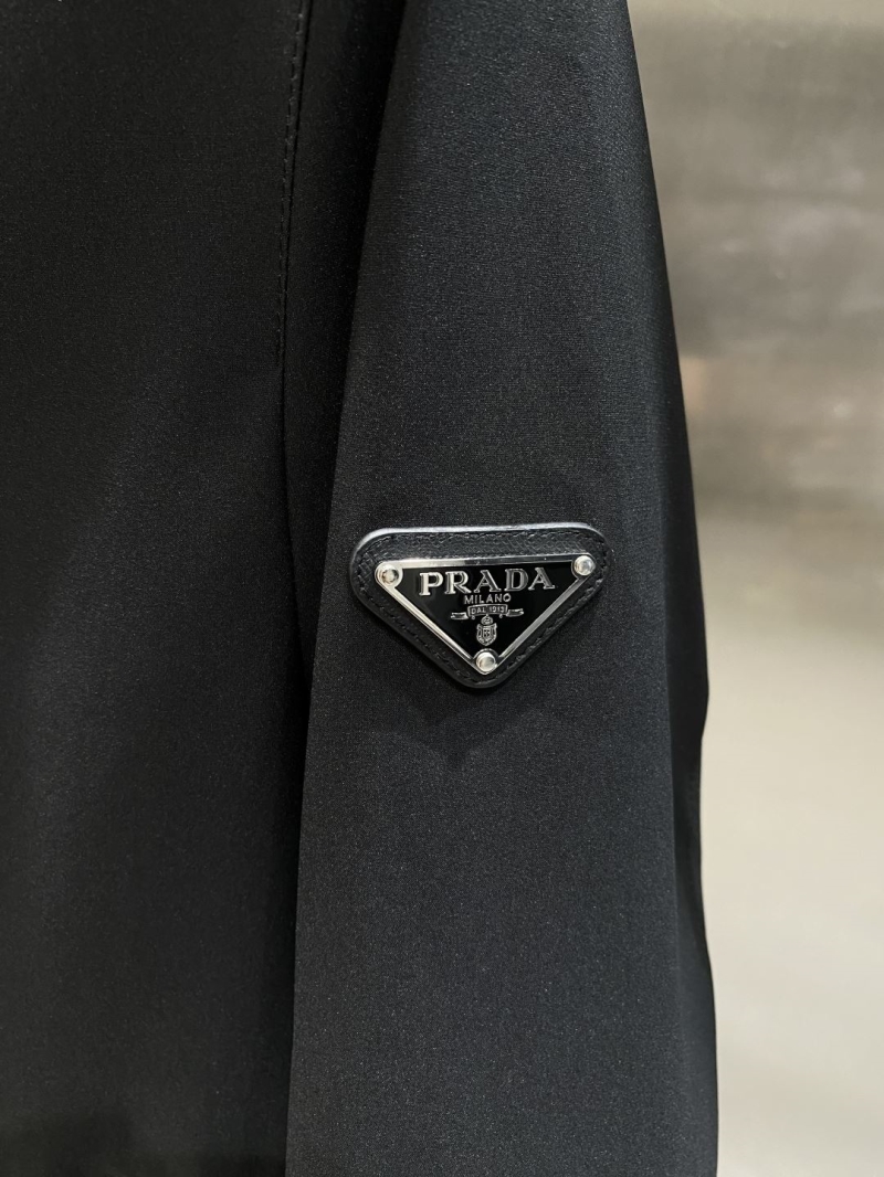 Pra*a outwear